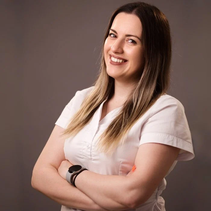Dr. Nicoleta Grinciuc (Nika/ Nica) - medic dentist Clinica Punto Bianco Moldova - specializată în tratamente de canal, restaurări și terapie dentară