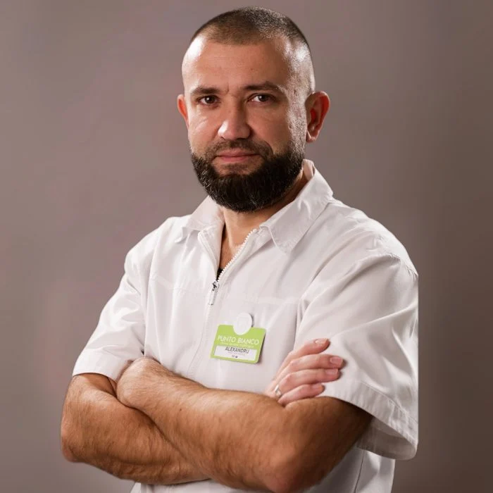 dr. Alexandru Malai - stomatolog ortoped Clinica Punto Bianco Moldova - specializat în reabilitări implanto-protetice (Малай Александр)